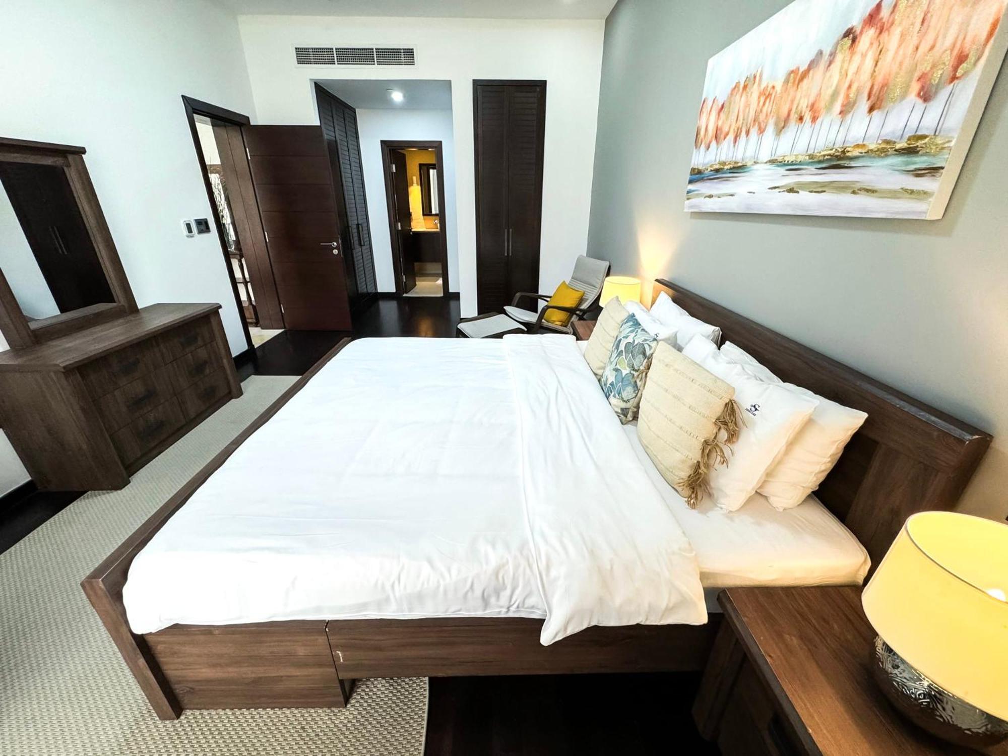 Modern Beachfront 1Br Apartment - Tiara Residence Dubai Eksteriør bilde