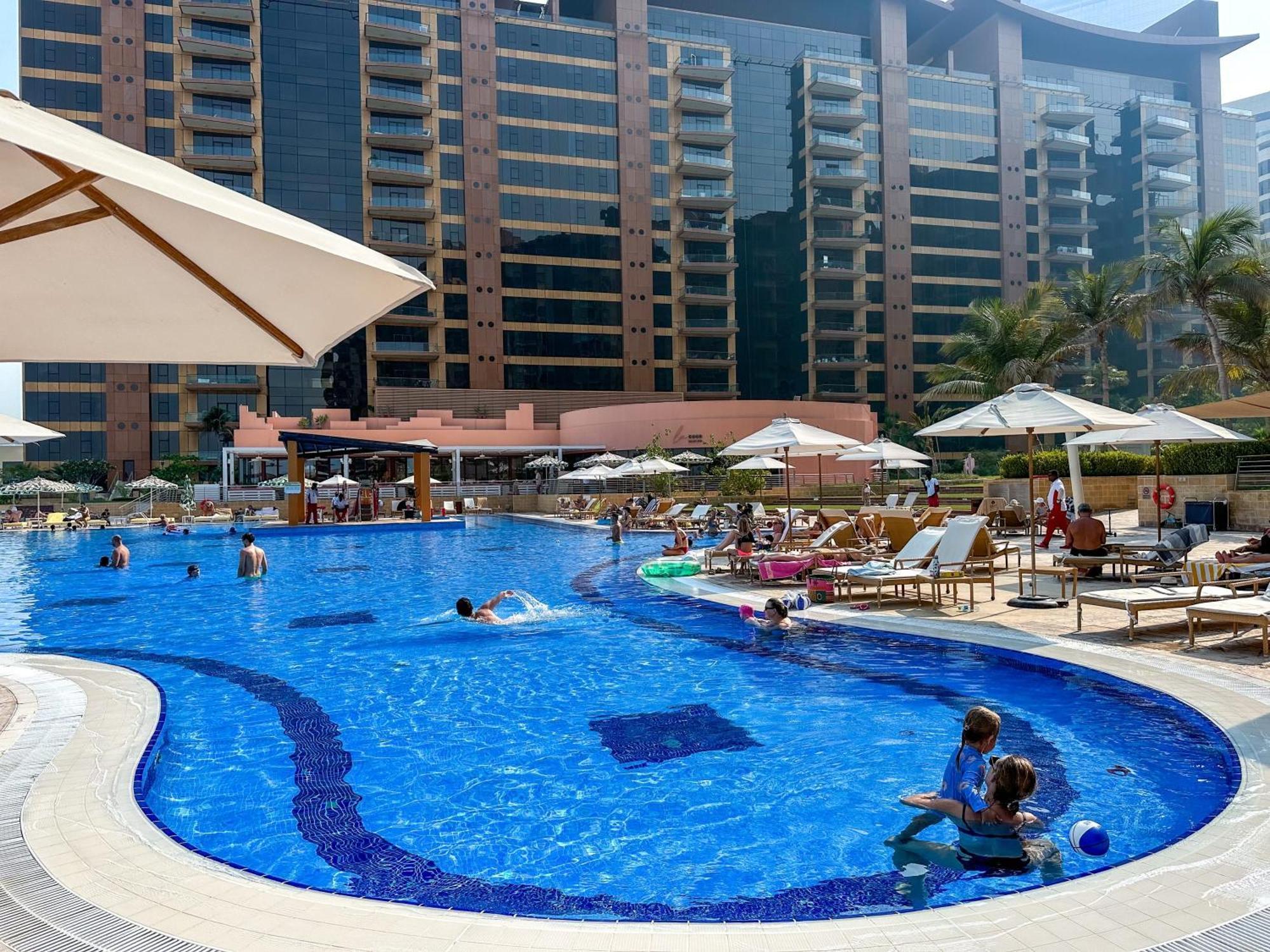 Modern Beachfront 1Br Apartment - Tiara Residence Dubai Eksteriør bilde