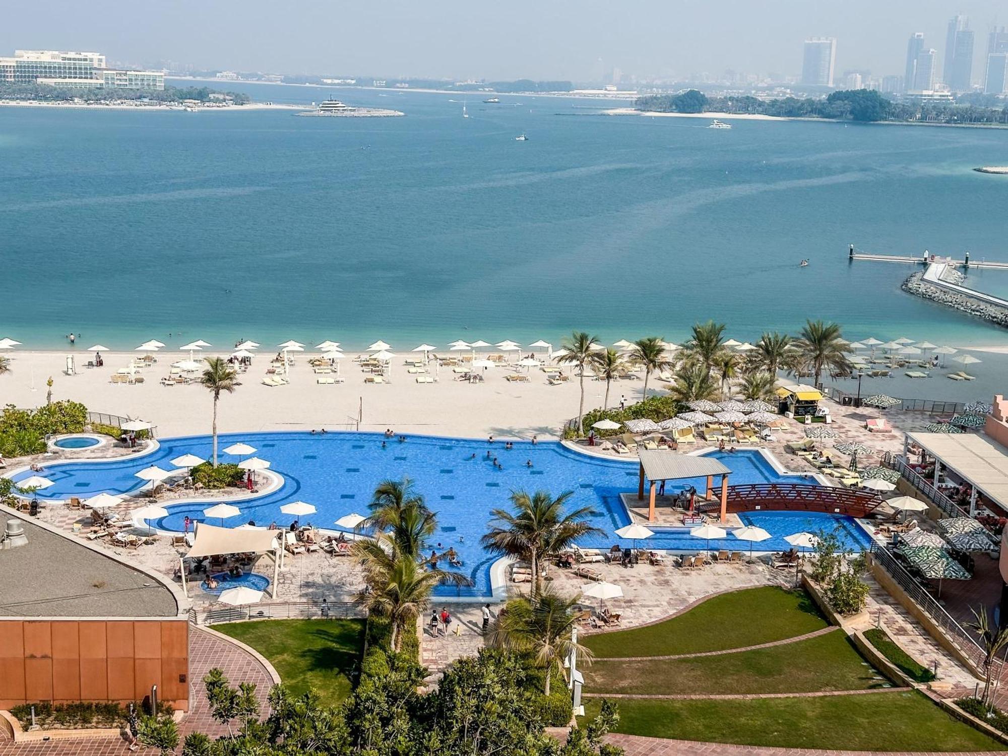 Modern Beachfront 1Br Apartment - Tiara Residence Dubai Eksteriør bilde