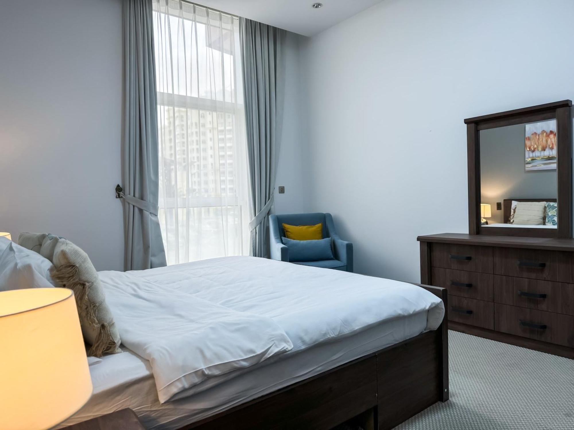 Modern Beachfront 1Br Apartment - Tiara Residence Dubai Eksteriør bilde