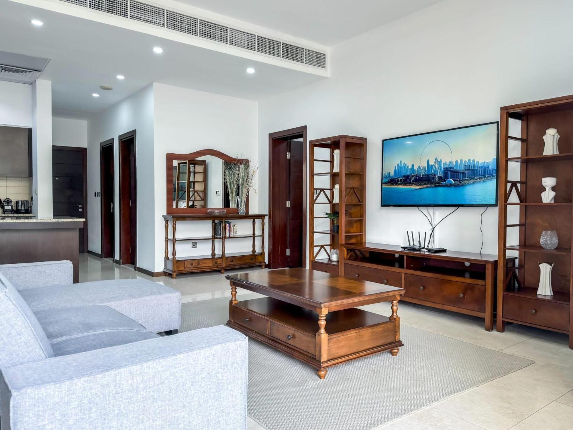 Modern Beachfront 1Br Apartment - Tiara Residence Dubai Eksteriør bilde